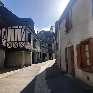  Hébergement de vacances Agreable Maison Au Centre D'arreau Pour 8 Pers